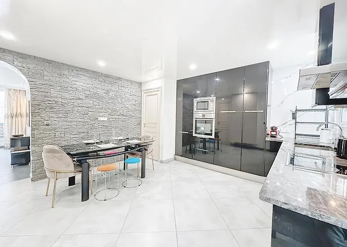 דירה 118 - , Place De La Republique, 7 Personnes