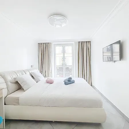 Apartment 118 - , Place De La Republique, 7 Personnes Paris
