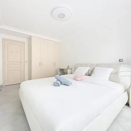 Apartment 118 - , Place De La Republique, 7 Personnes Paris