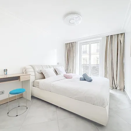 Apartment 118 - , Place De La Republique, 7 Personnes